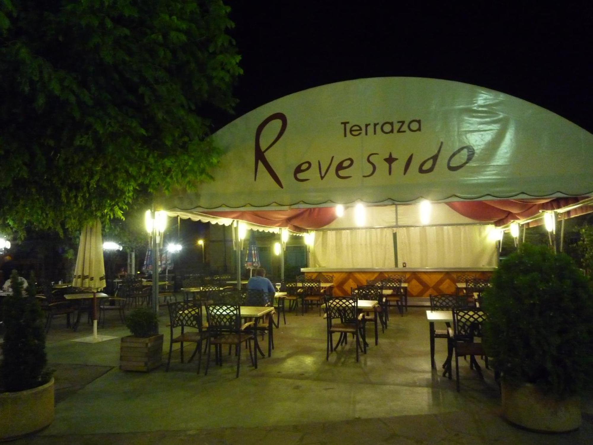 Hotel Restaurante Revestido Escalona  Exterior photo