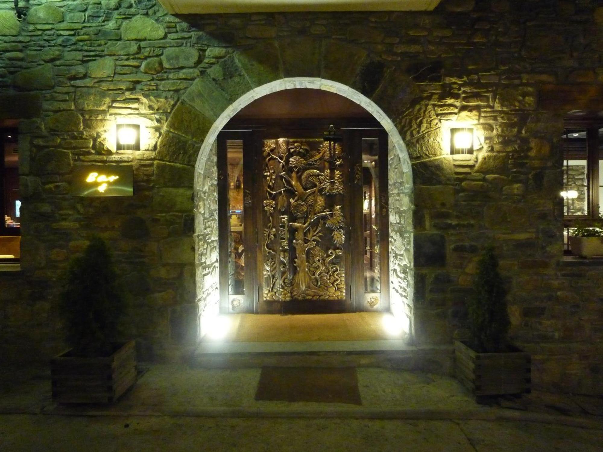 Hotel Restaurante Revestido Escalona  Exterior photo